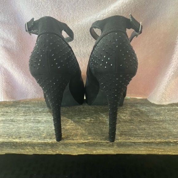 Black Pumps with Rhinestone accented heels - Picture 11 of 14